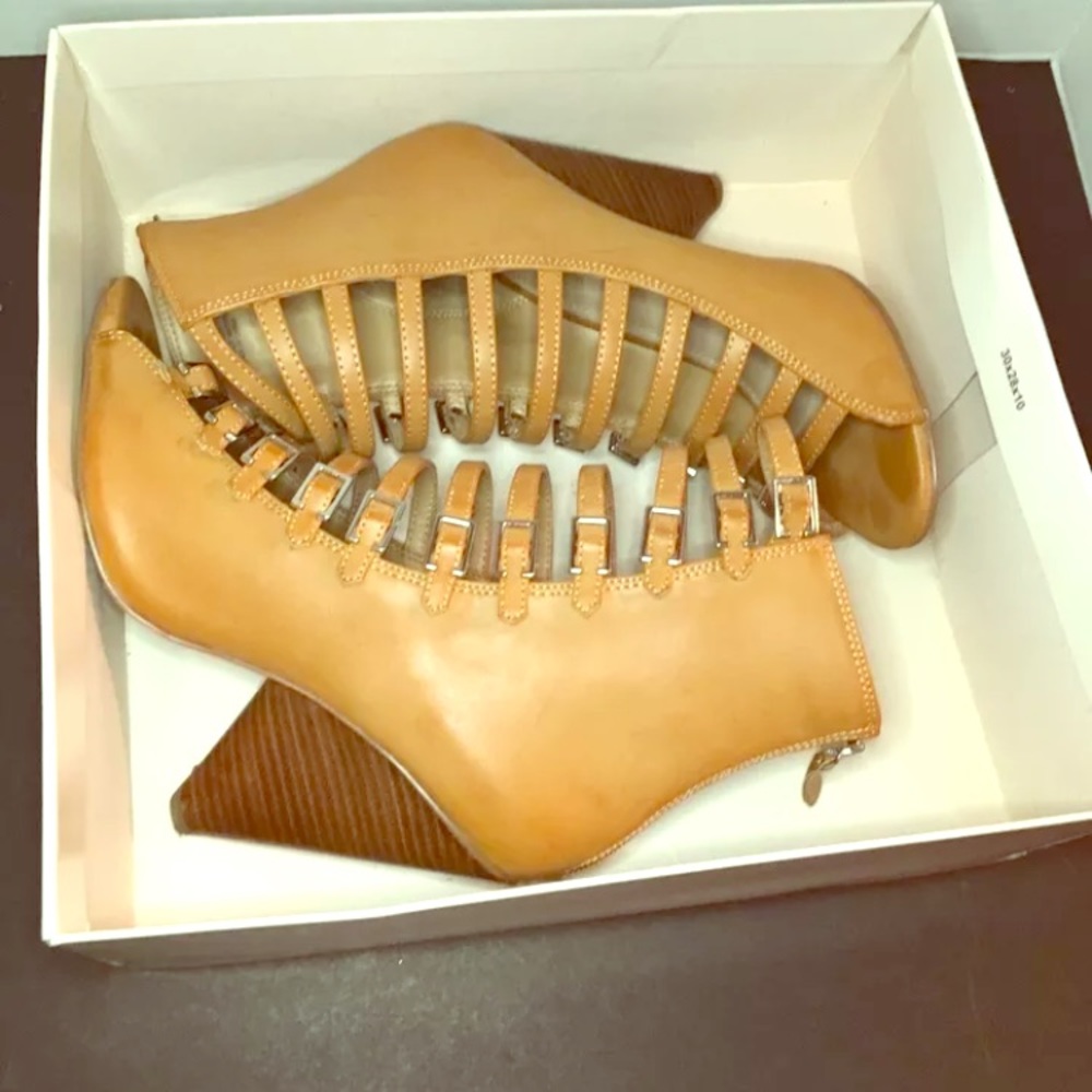 Bcbg tan multi strap wedge